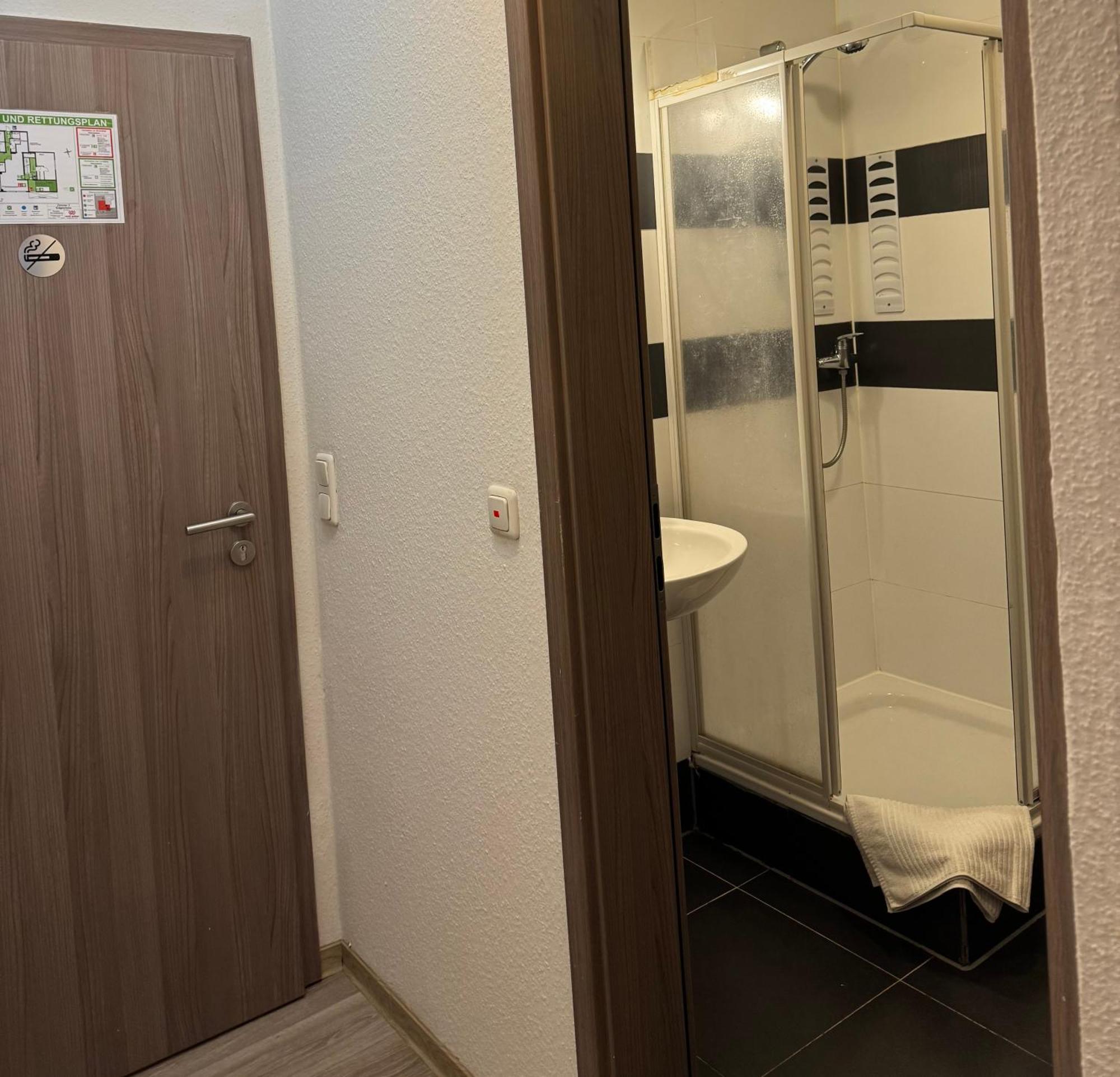 Hotel-Pension Alt-Heidenberg Siegen Bagian luar foto