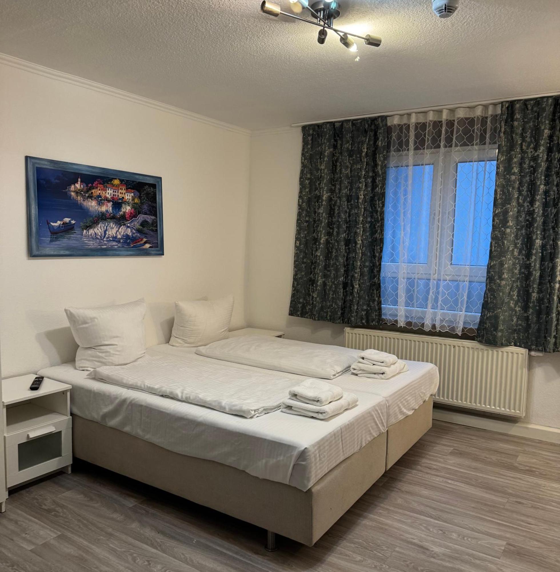 Hotel-Pension Alt-Heidenberg Siegen Bagian luar foto