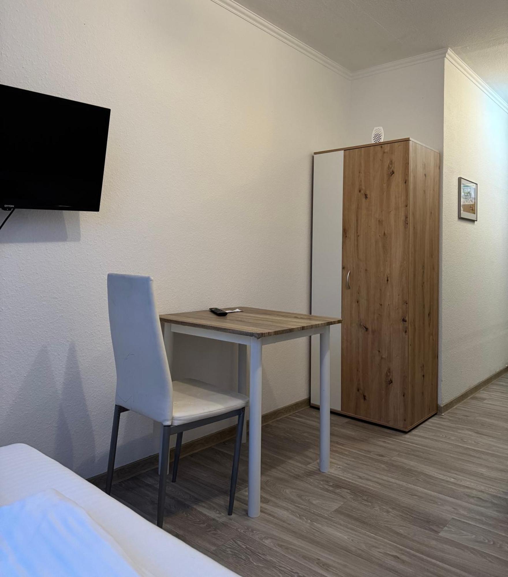 Hotel-Pension Alt-Heidenberg Siegen Bagian luar foto